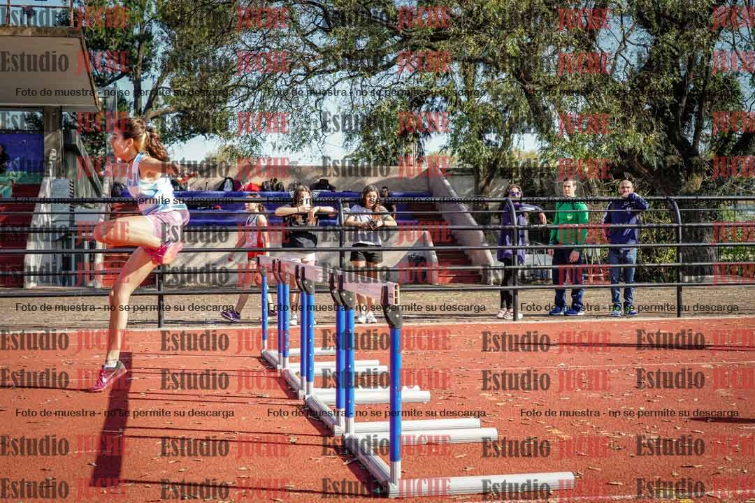 Fotos de los 80 m con vallas de mujeres - U16