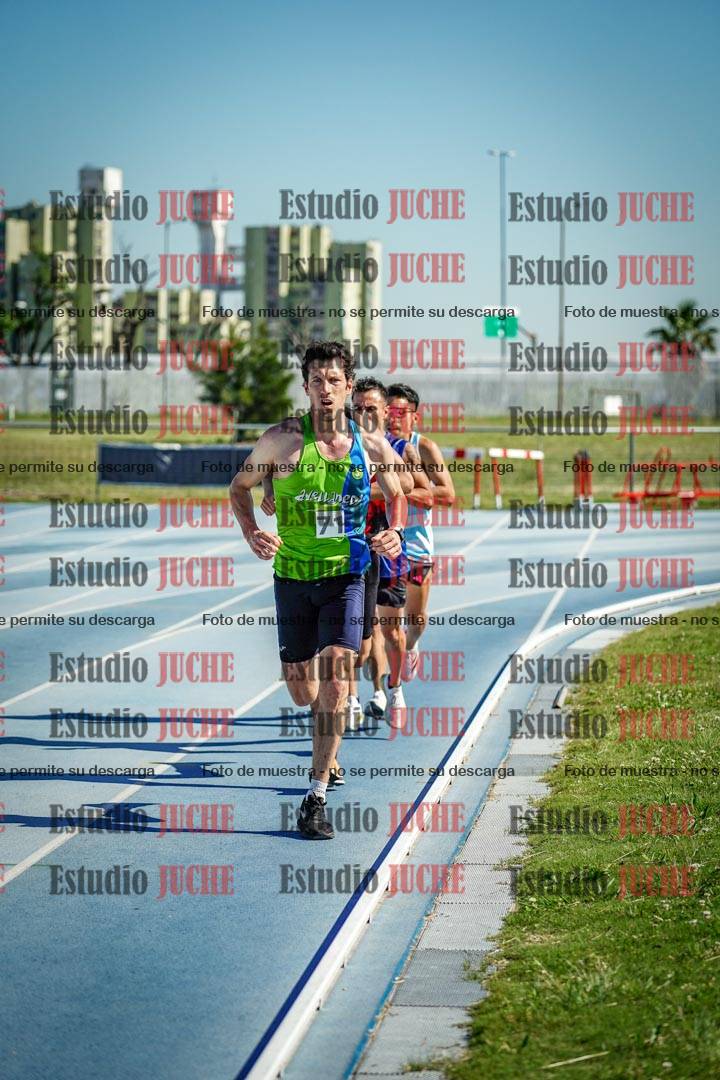 Fotos de los 5000 m de mujeres y varones - serie 1