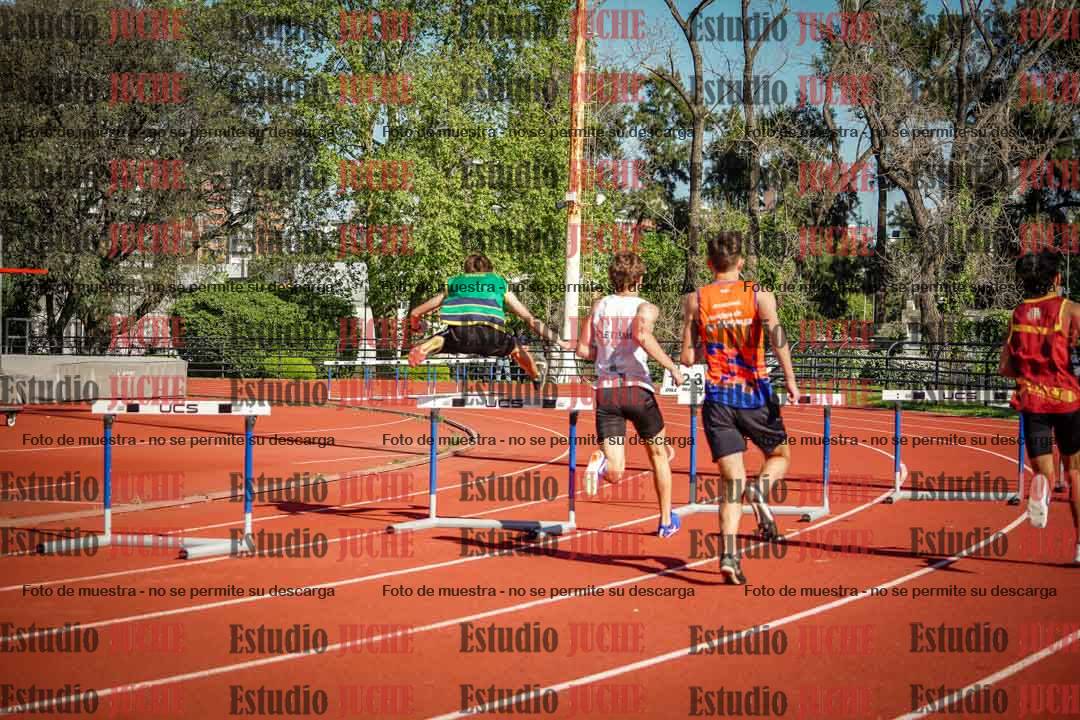 Fotos de los 295 m con vallas de varones