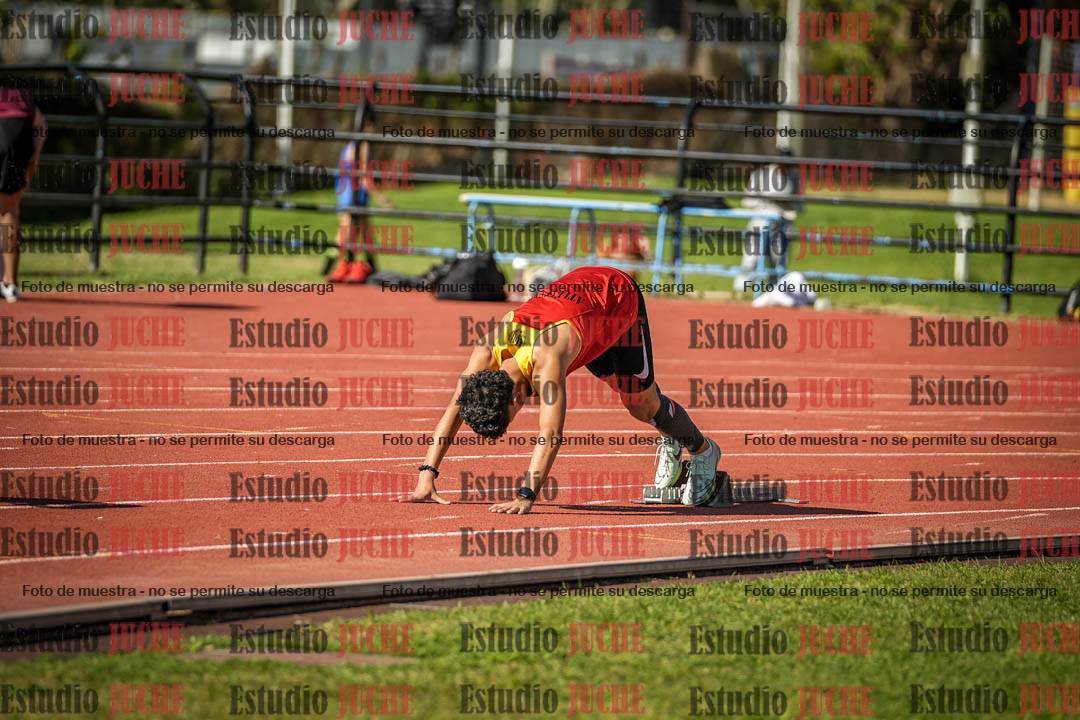 Fotos de los 295 m con vallas de varones