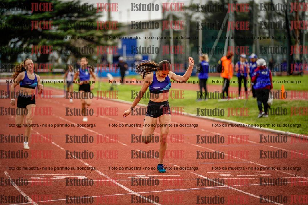 Fotos de los 295 m con vallas de mujeres
