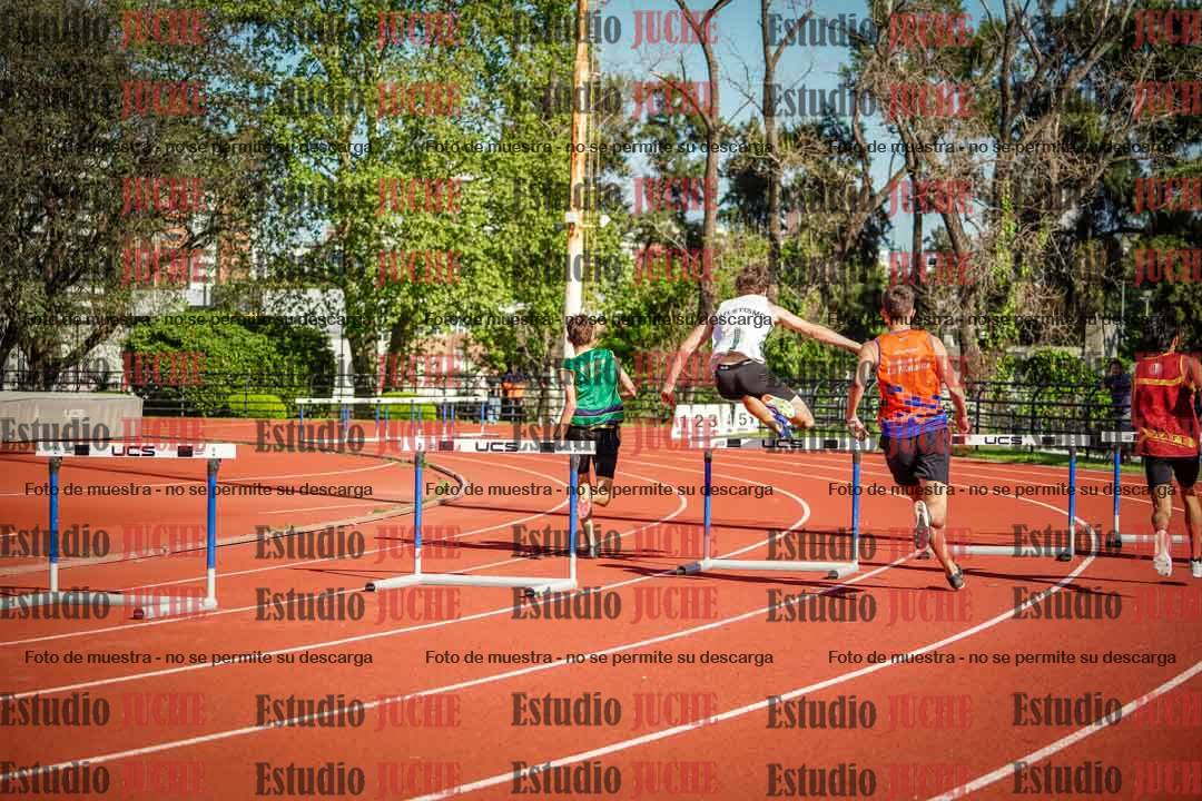 Fotos de los 295 m con vallas de varones
