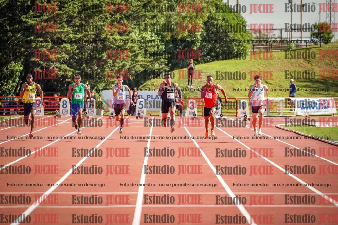 Fotos de los 100 m llanos de varones - deca 1