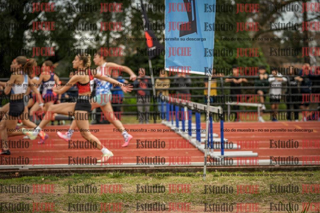 Fotos de los 100 m con vallas de mujeres