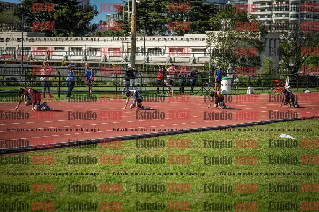 Fotos de los 295 m con vallas de varones