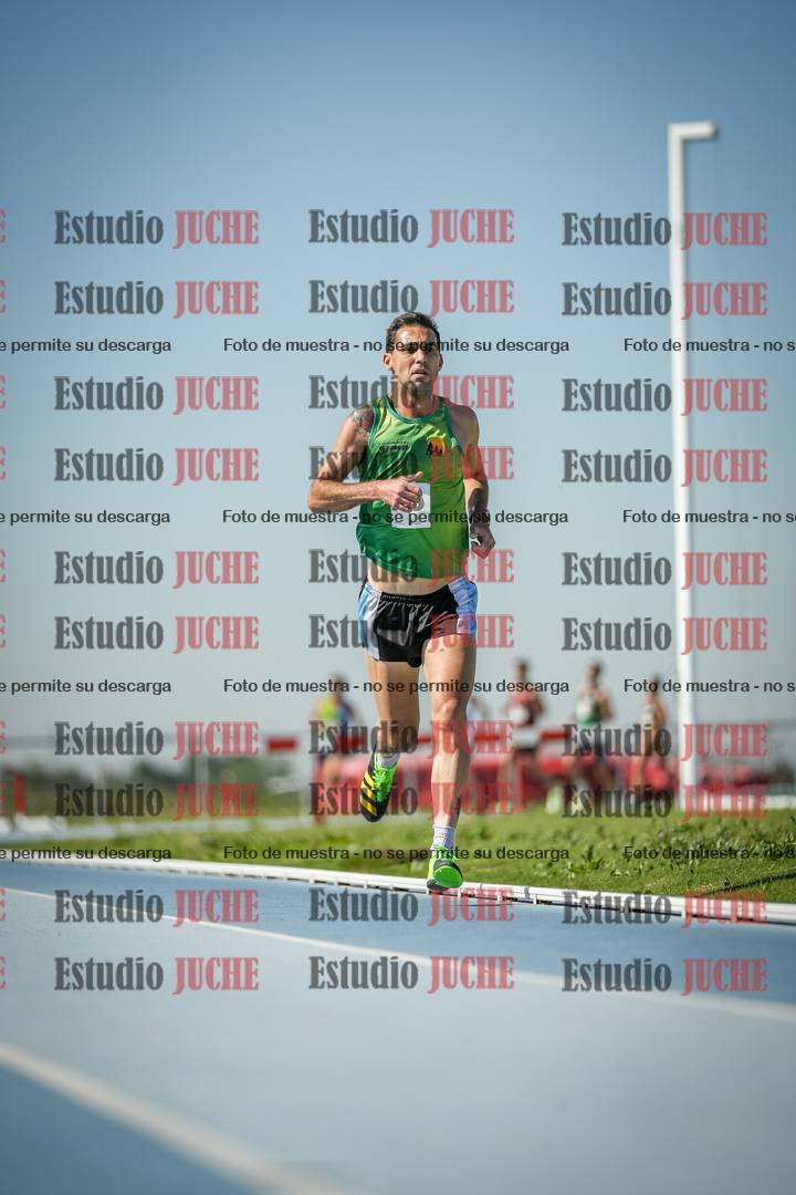 Fotos de los 5000 m de mujeres y varones - serie 1