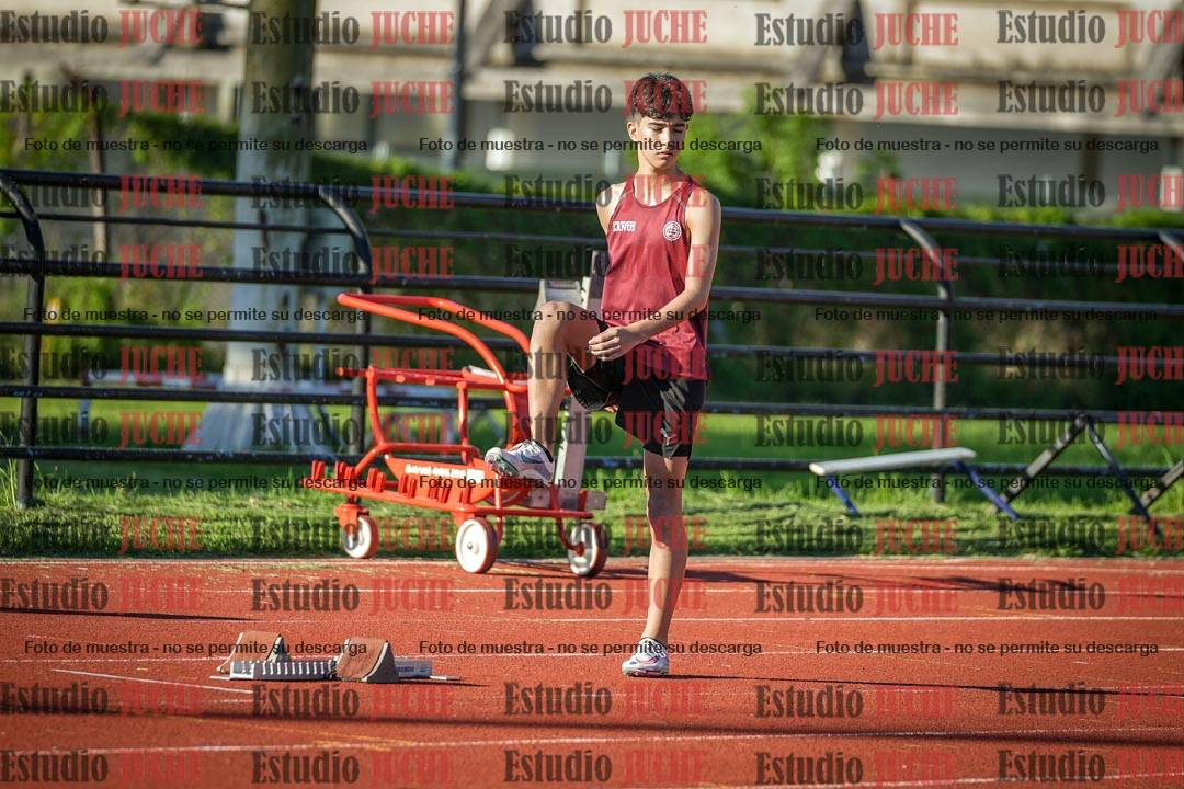 Fotos de los 295 m con vallas de varones