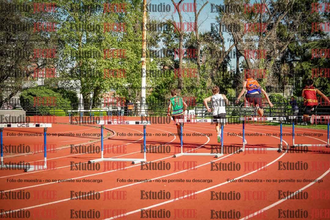 Fotos de los 295 m con vallas de varones