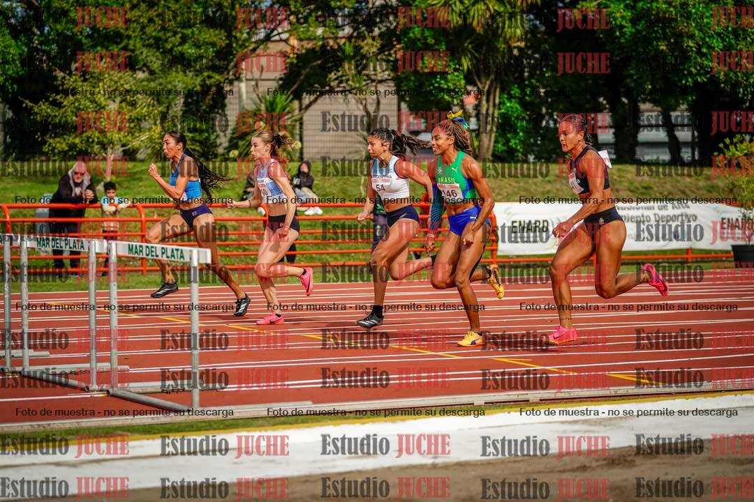 Fotos de los 100 m con vallas de mujeres
