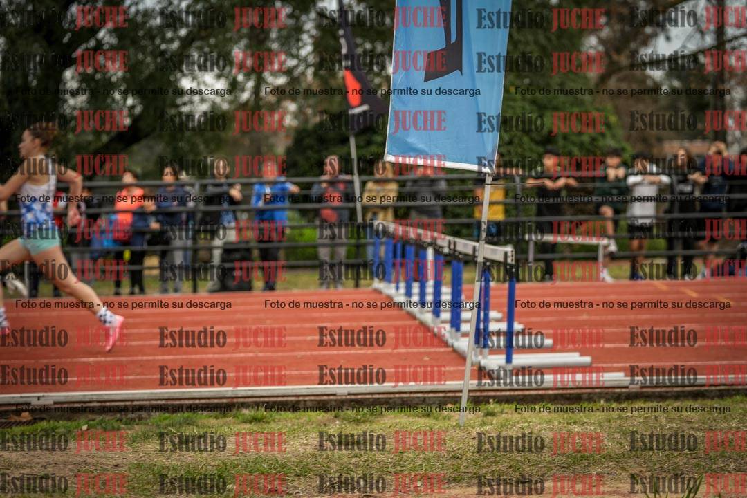Fotos de los 100 m con vallas de mujeres