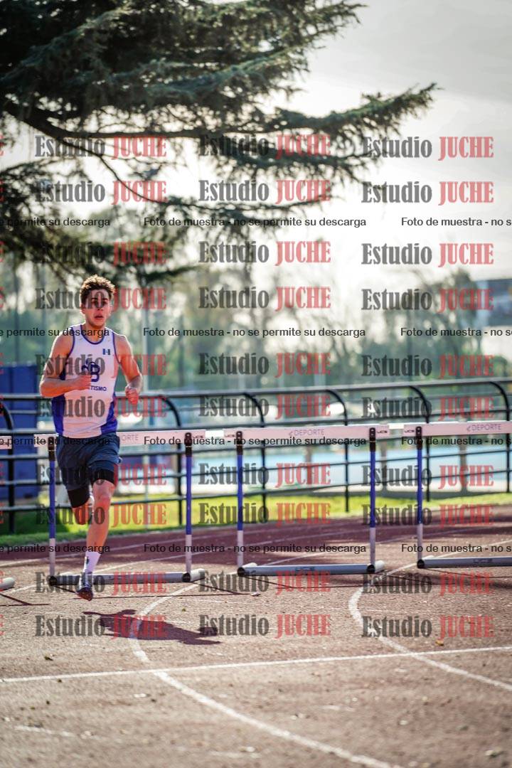 Fotos de los 400 m con vallas de varones