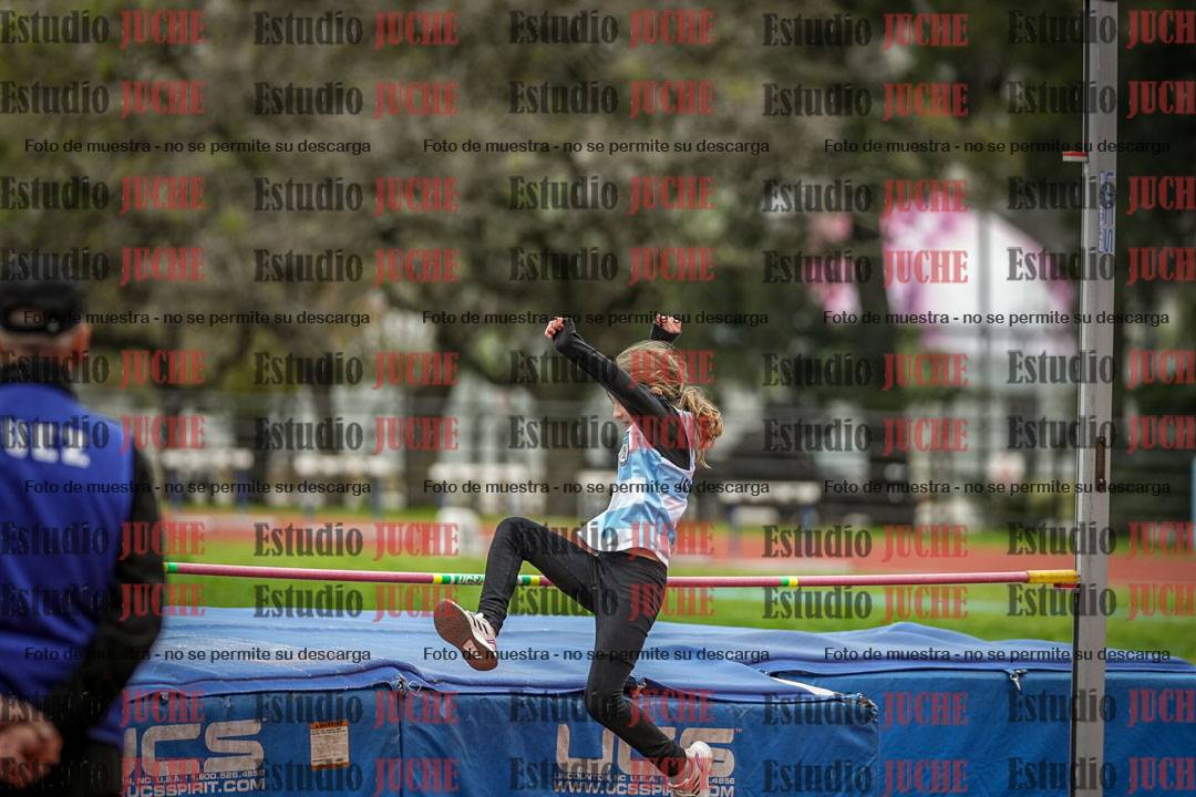 Fotos del salto en alto de mujeres y varones - todos los grupos