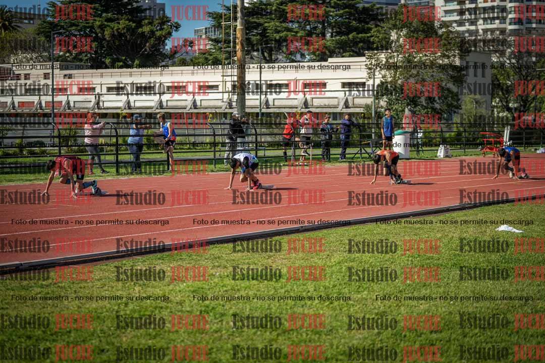 Fotos de los 295 m con vallas de varones