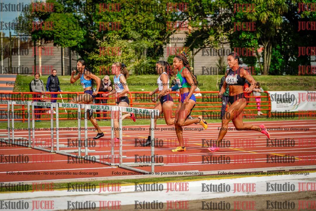 Fotos de los 100 m con vallas de mujeres