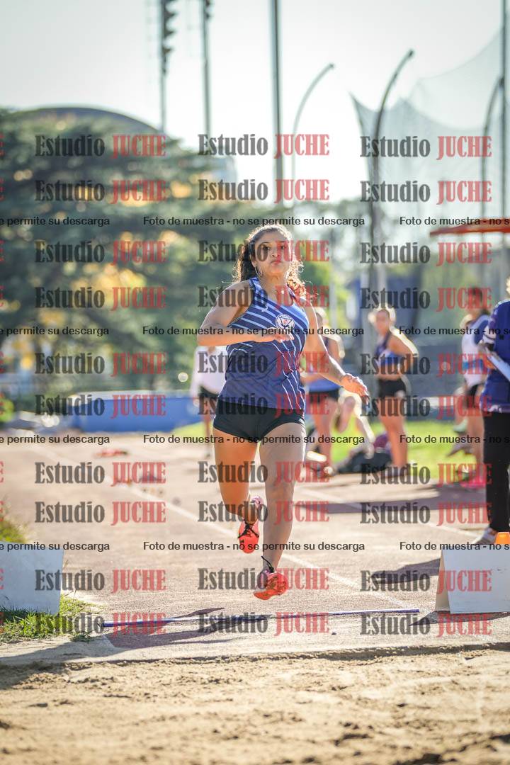 Fotos del salto en largo de mujeres - incluye U16
