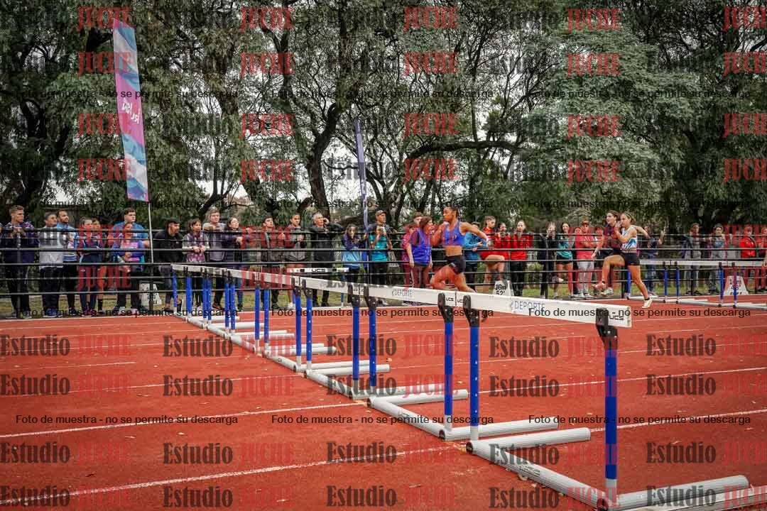 Fotos de los 100 m con vallas de mujeres