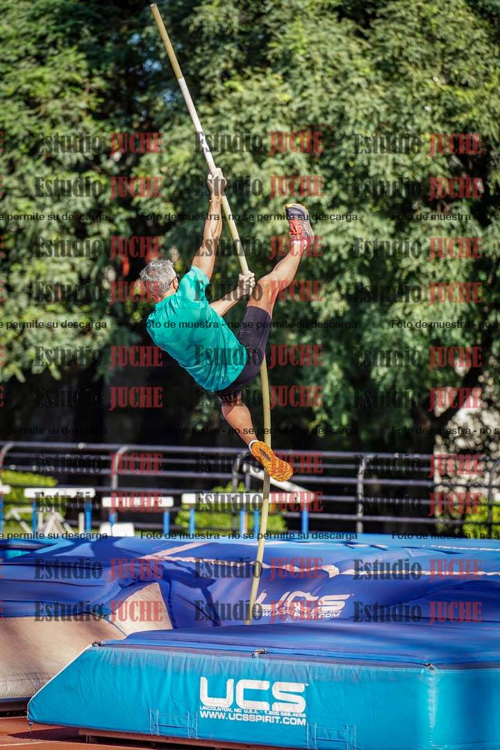 Fotos del salto con garrocha de mujeres y varones