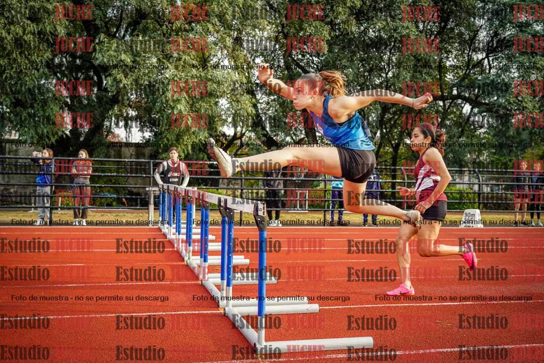 Fotos de los 100 m con vallas de mujeres