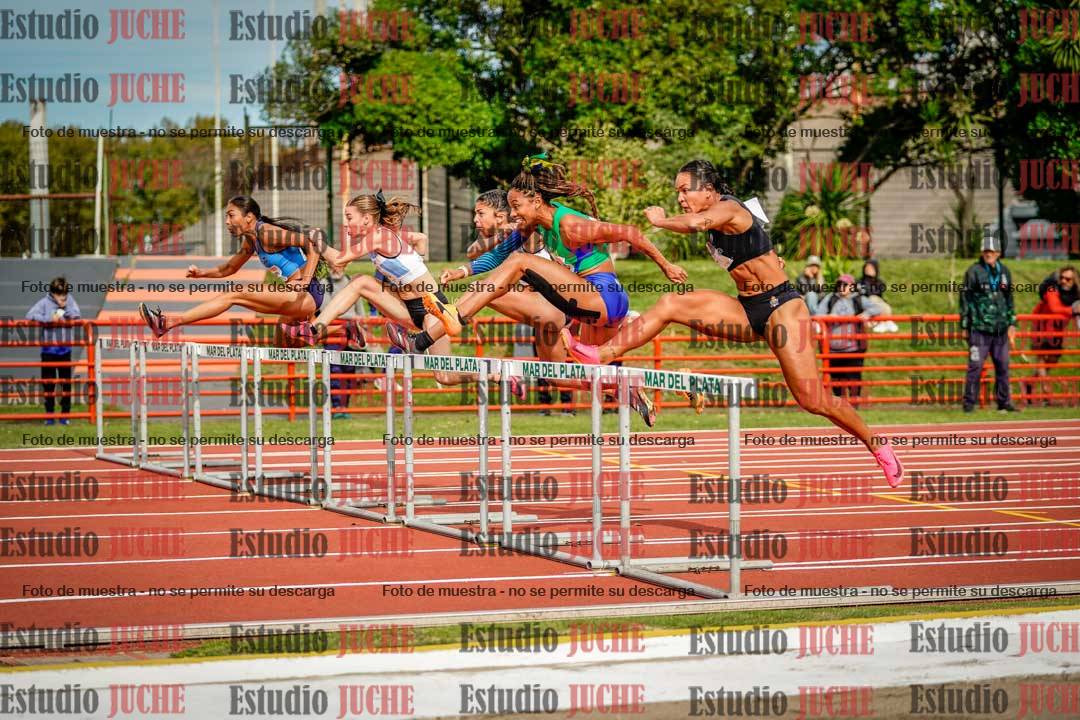 Fotos de los 100 m con vallas de mujeres
