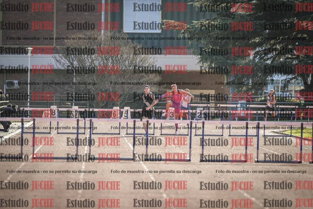 Fotos de los 400 m con vallas de varones