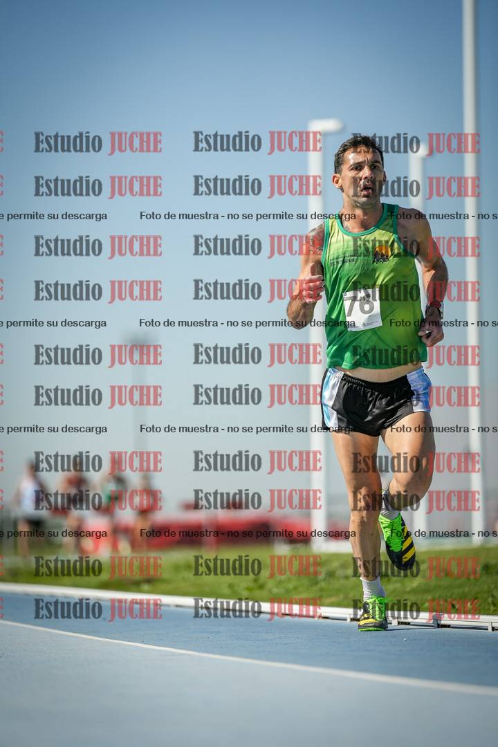 Fotos de los 5000 m de mujeres y varones - serie 1