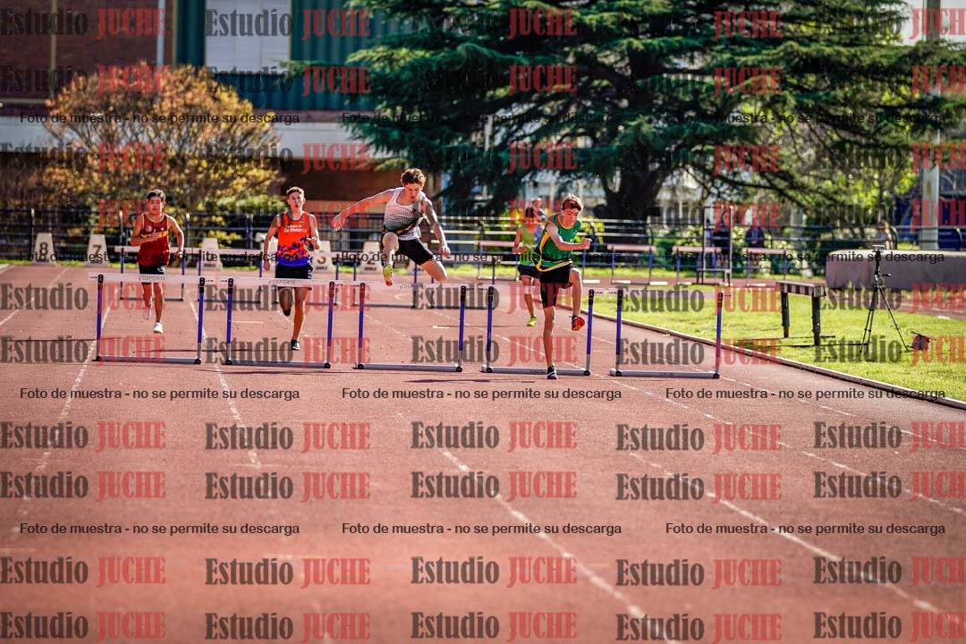 Fotos de los 295 m con vallas de varones