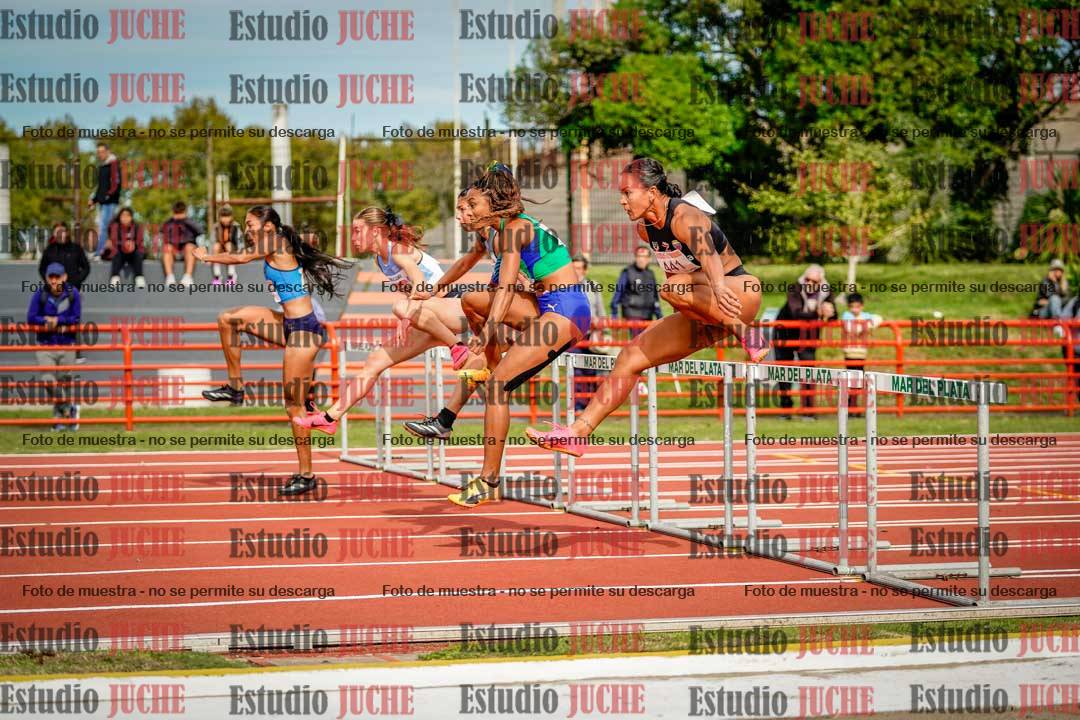Fotos de los 100 m con vallas de mujeres