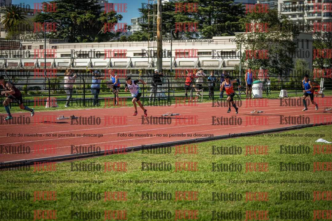 Fotos de los 295 m con vallas de varones