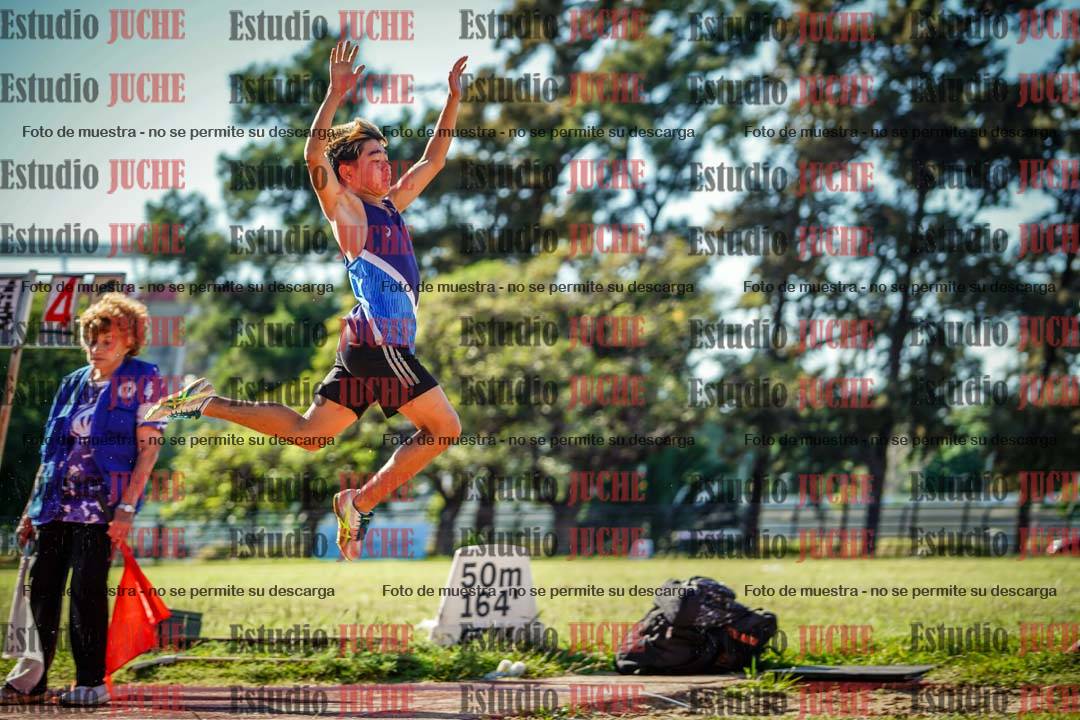 Fotos del salto en largo de varones - U16