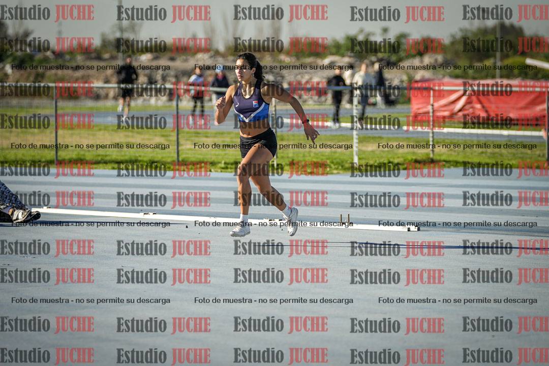 Fotos del salto en alto de mujeres - heptatlón 2