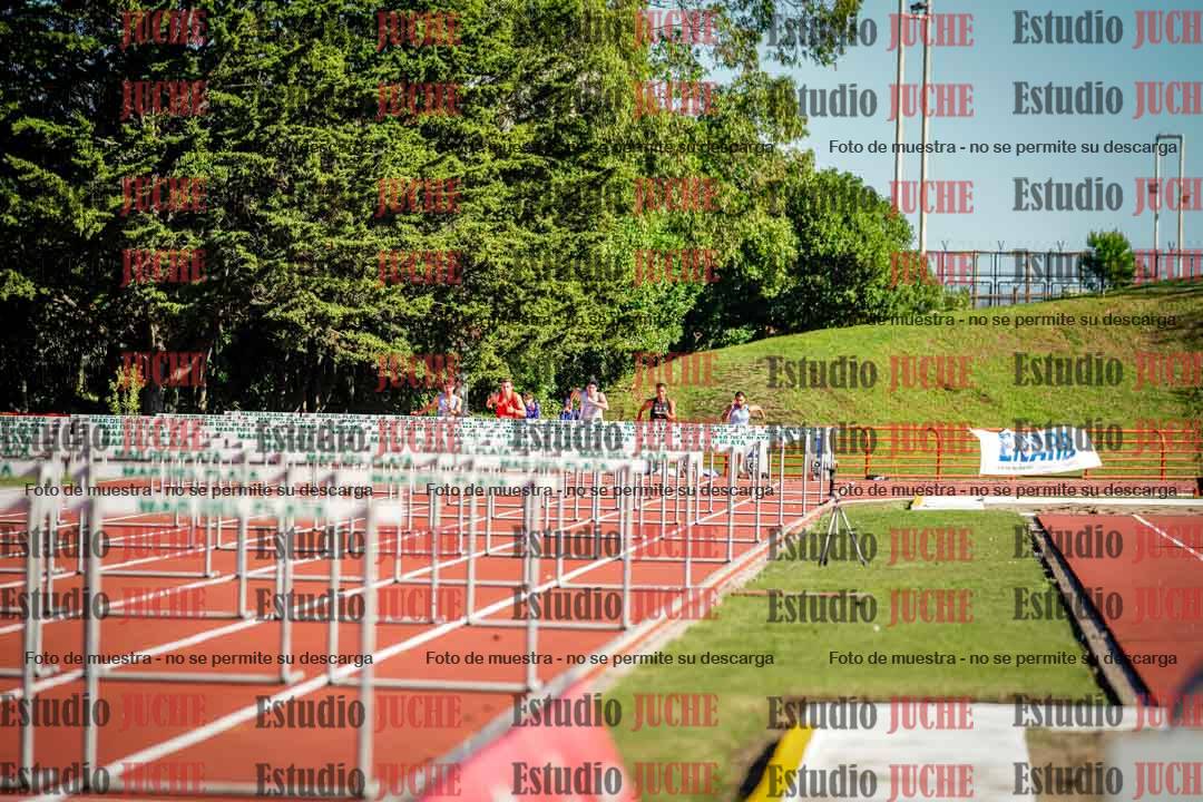 Fotos de los 100 m con vallas de varones - deca 6