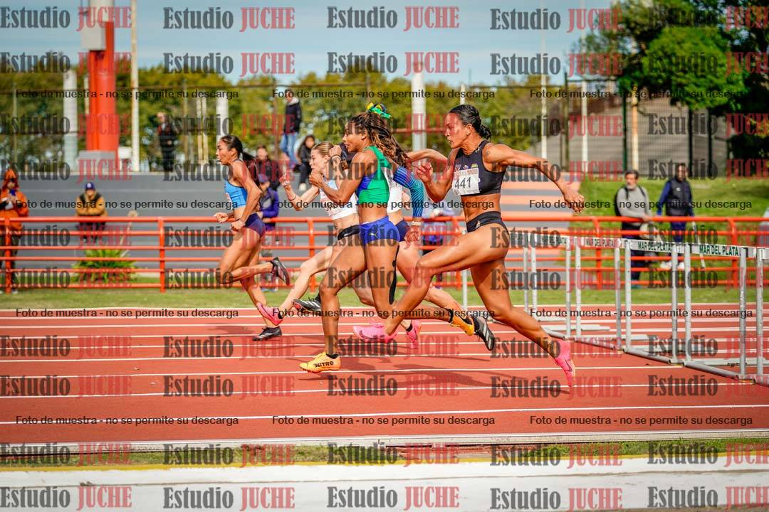Fotos de los 100 m con vallas de mujeres