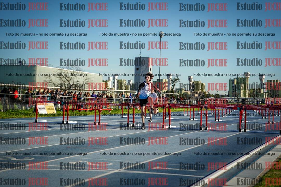Fotos de los 100 m con vallas de mujeres - U17