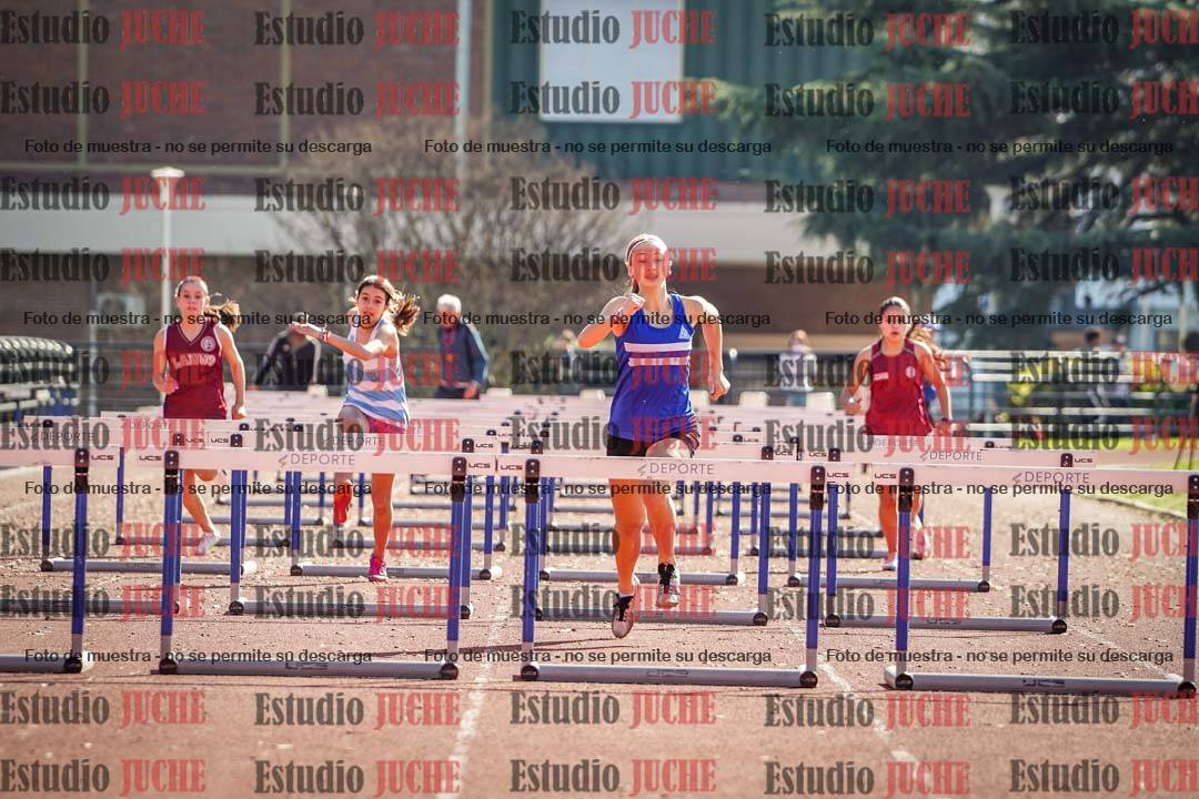 Fotos de los 80 m con vallas de mujeres - U16