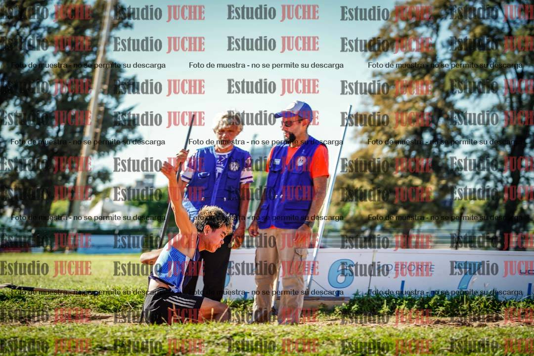 Fotos del salto en largo de varones - U16