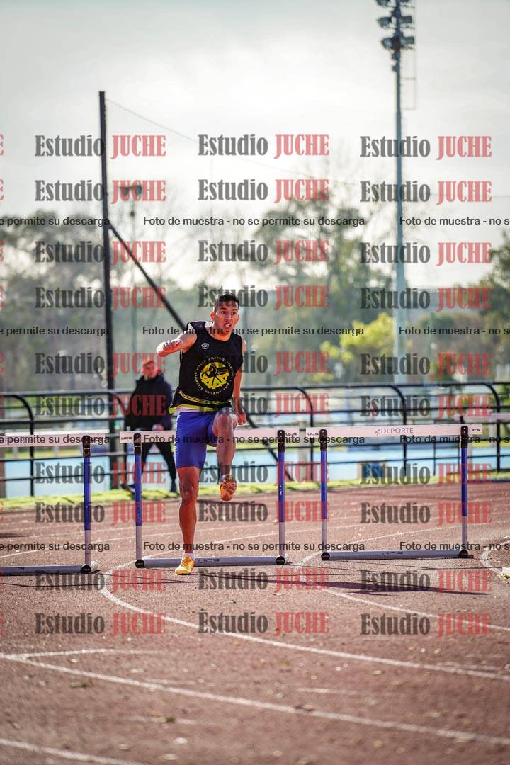 Fotos de los 400 m con vallas de varones