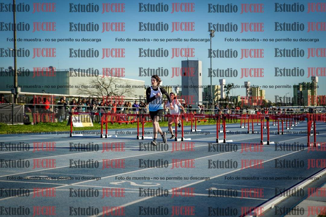 Fotos de los 100 m con vallas de mujeres - U17