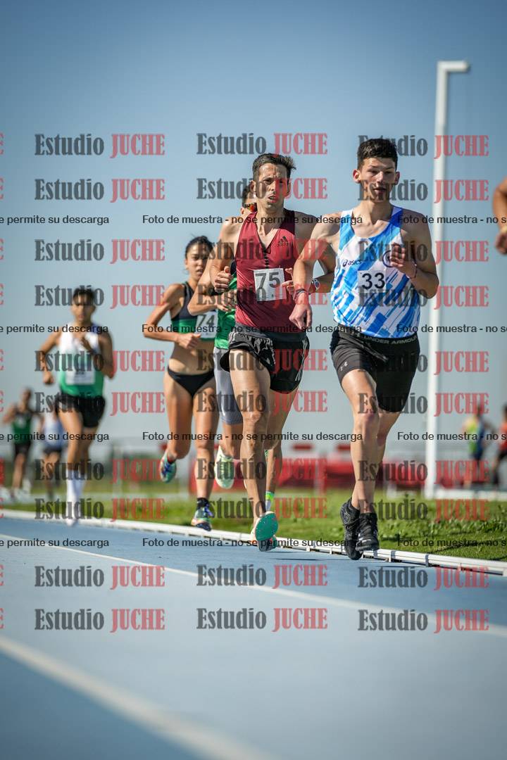 Fotos de los 5000 m de mujeres y varones - serie 1