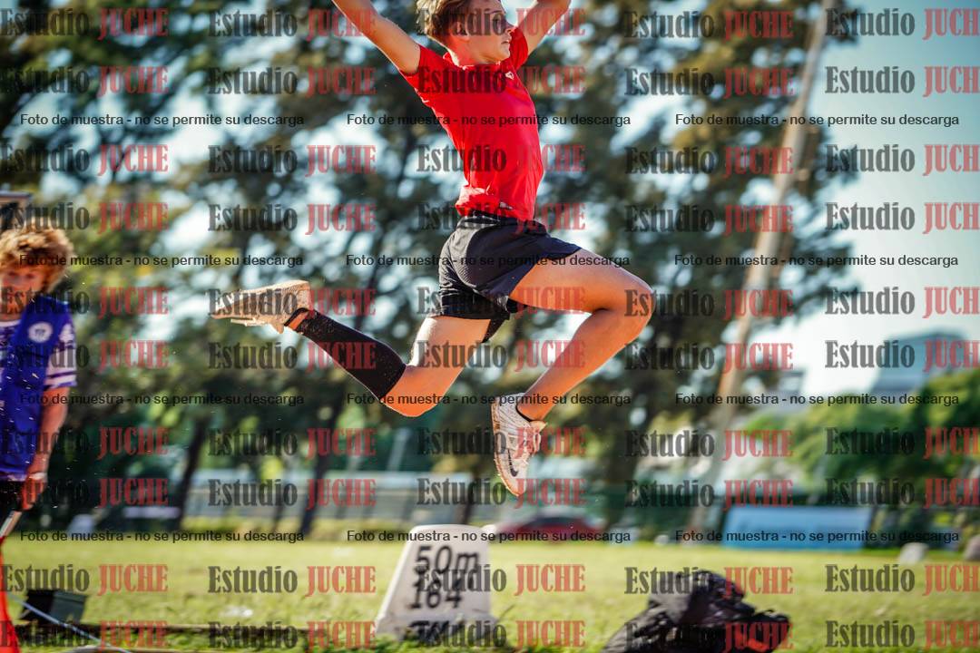Fotos del salto en largo de varones - U16