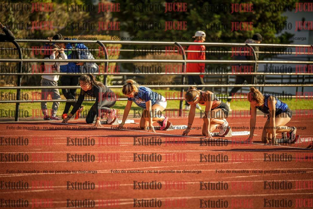 Fotos de los 100 m con vallas de mujeres