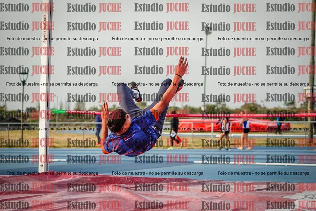 Fotos del salto en alto de varones