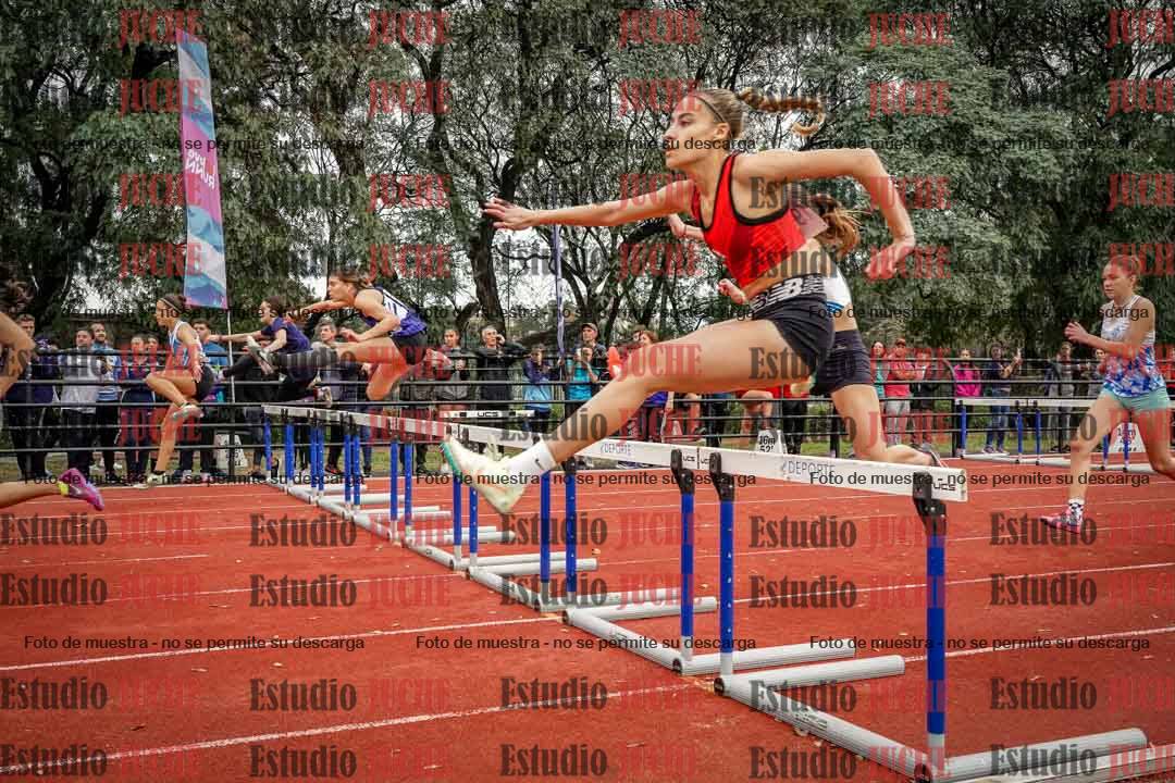 Fotos de los 100 m con vallas de mujeres