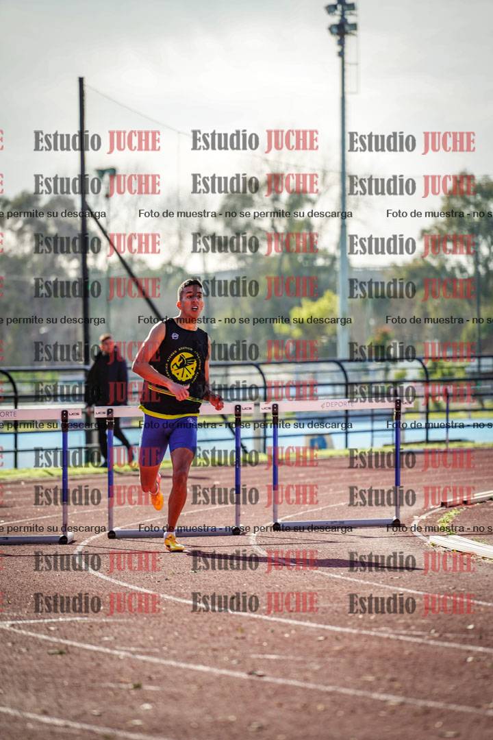 Fotos de los 400 m con vallas de varones