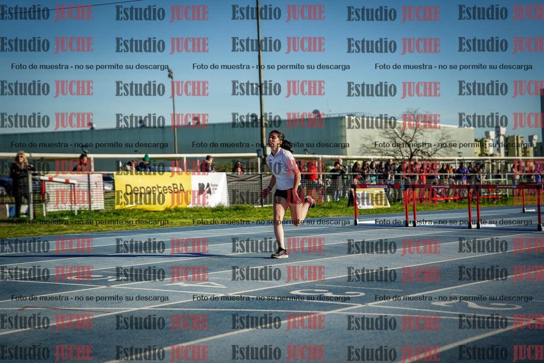 Fotos de los 100 m con vallas de mujeres - U17