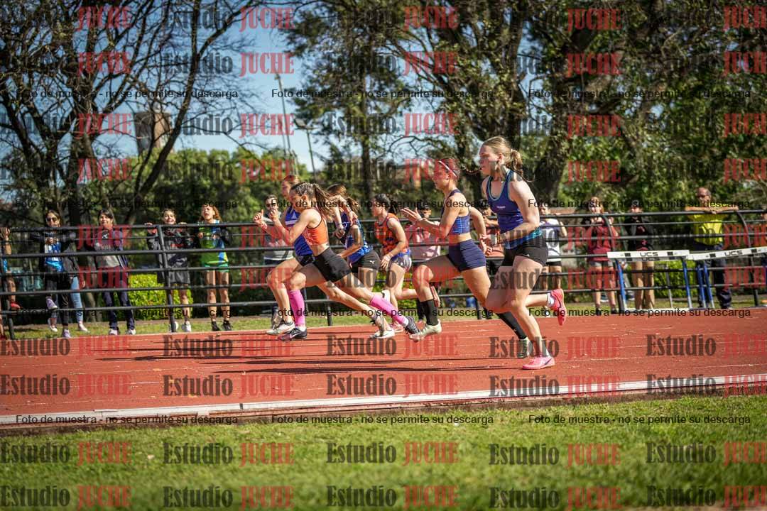 Fotos de los 80 m con vallas de mujeres - serie 1