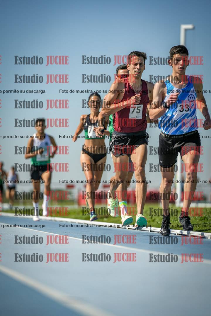 Fotos de los 5000 m de mujeres y varones - serie 1