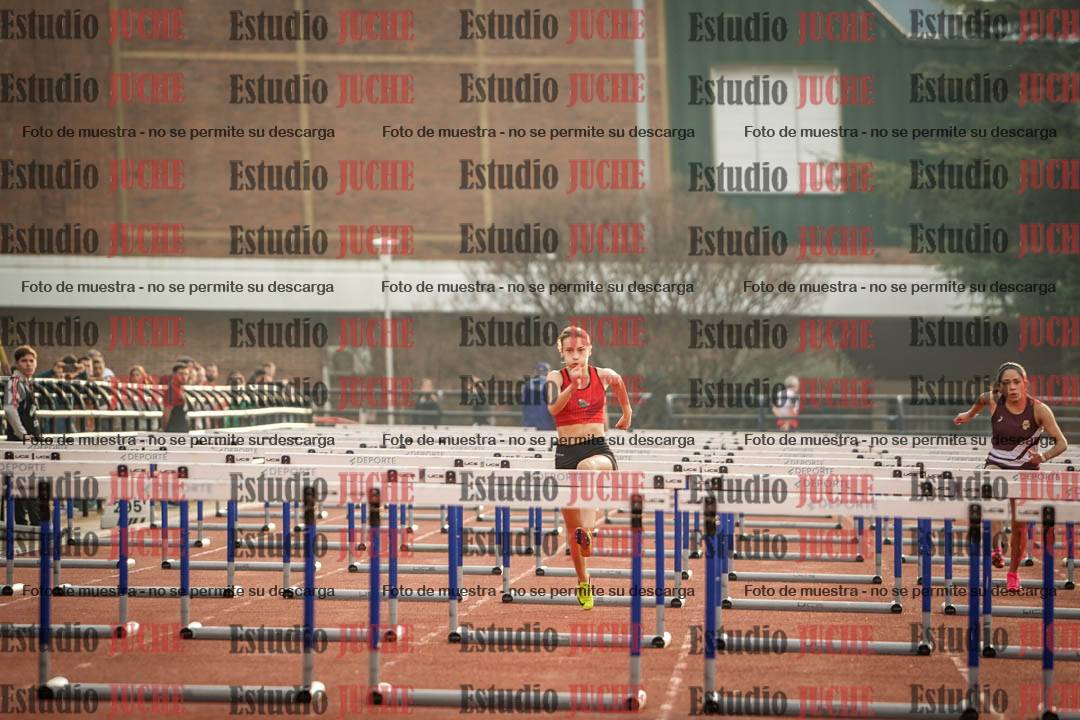 Fotos de los 100 m con vallas de mujeres