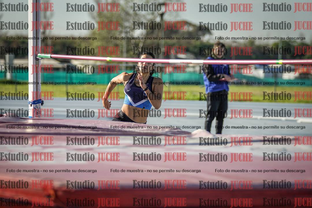 Fotos del salto en alto de mujeres - heptatlón 2