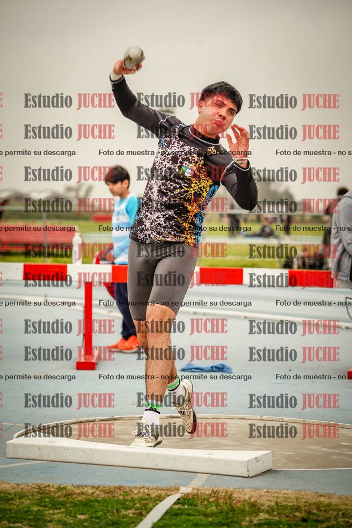 Fotos del salto en largo de varones - U18