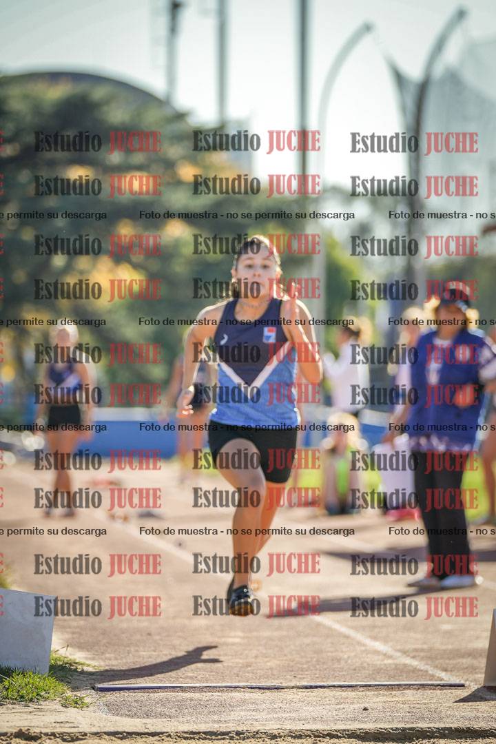 Fotos del salto en largo de mujeres - incluye U16